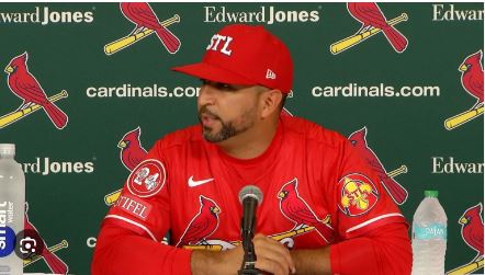 3 free agents Cardinals must sign to win the NL Central and more in 2025