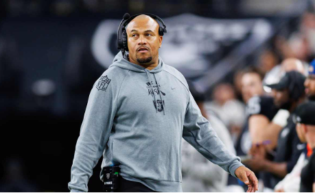 JUST IN: Stunning Las Vegas Raiders Rumors Send Shockwaves Through the Team as Head Coach Antonio Pierce’s Fate Hangs in the Balance.