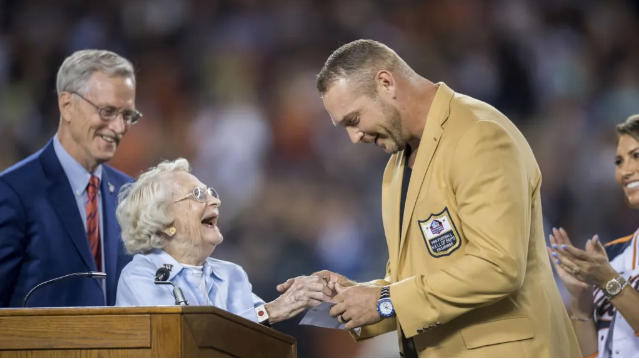 JUST IN: Chicago Bears Matriarch Virginia Halas McCaskey Passes Away at 102, Closing a Monumental Chapter in Football History.