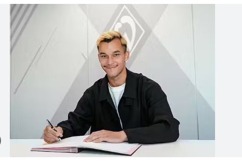 Werder Bremen Extend Contract of Young Goalkeeper Mio Backhaus
